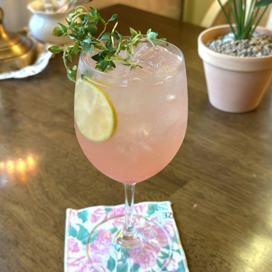Peach Wine Cocktail (low alcohol)