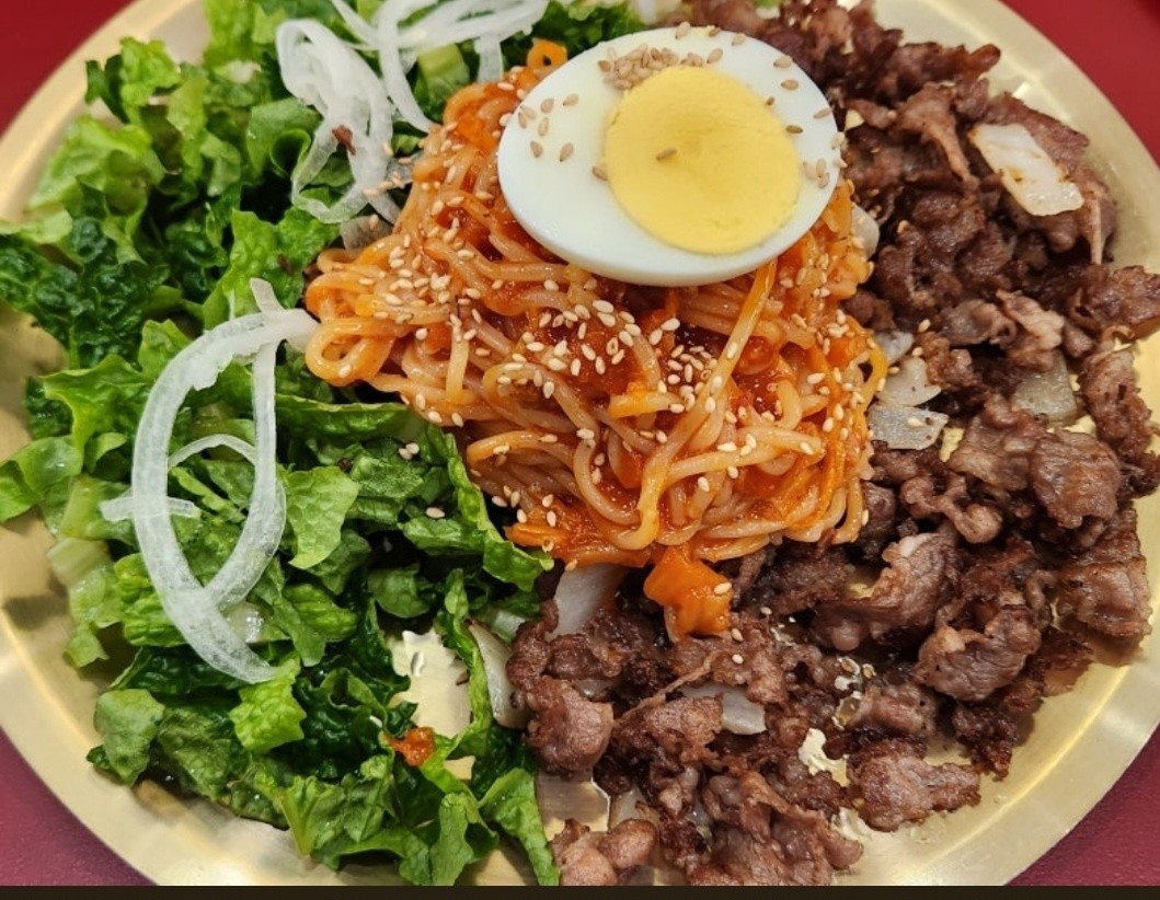 Charcoal-grilled Bulgogi and Spicy Instant Noodles