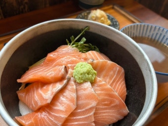 Soy Sauce Marinated Salmon with Rice