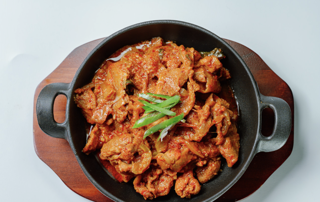 Spicy Stir-fried Pork (Pork: Domestic, Order Available for 2 or More People))