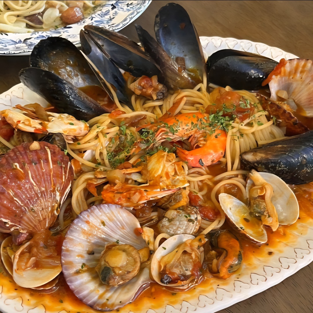  Seafood tomato pasta