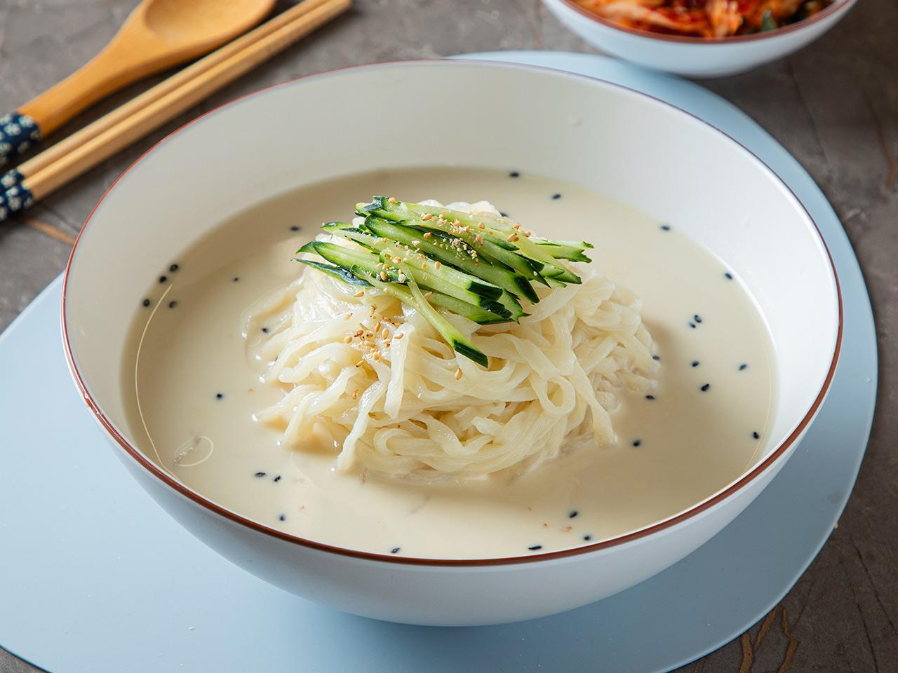 Noodles in Cold Soybean Soup