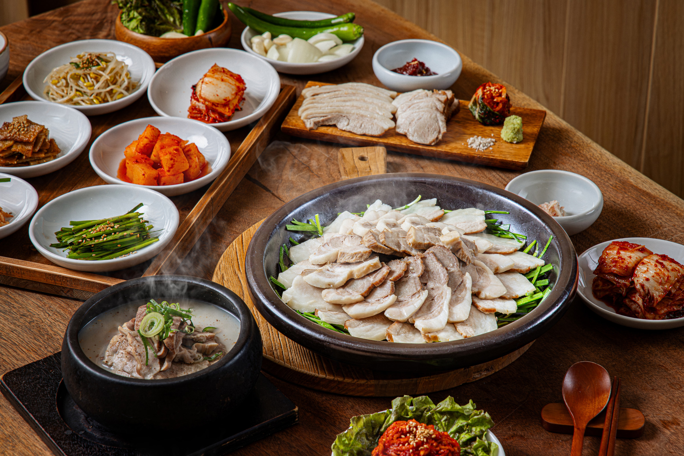 Kimchi Cabbage Wraps with Pork Large