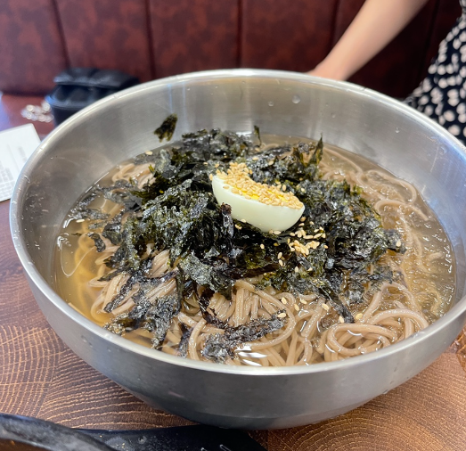 Cold buckwheat noodles